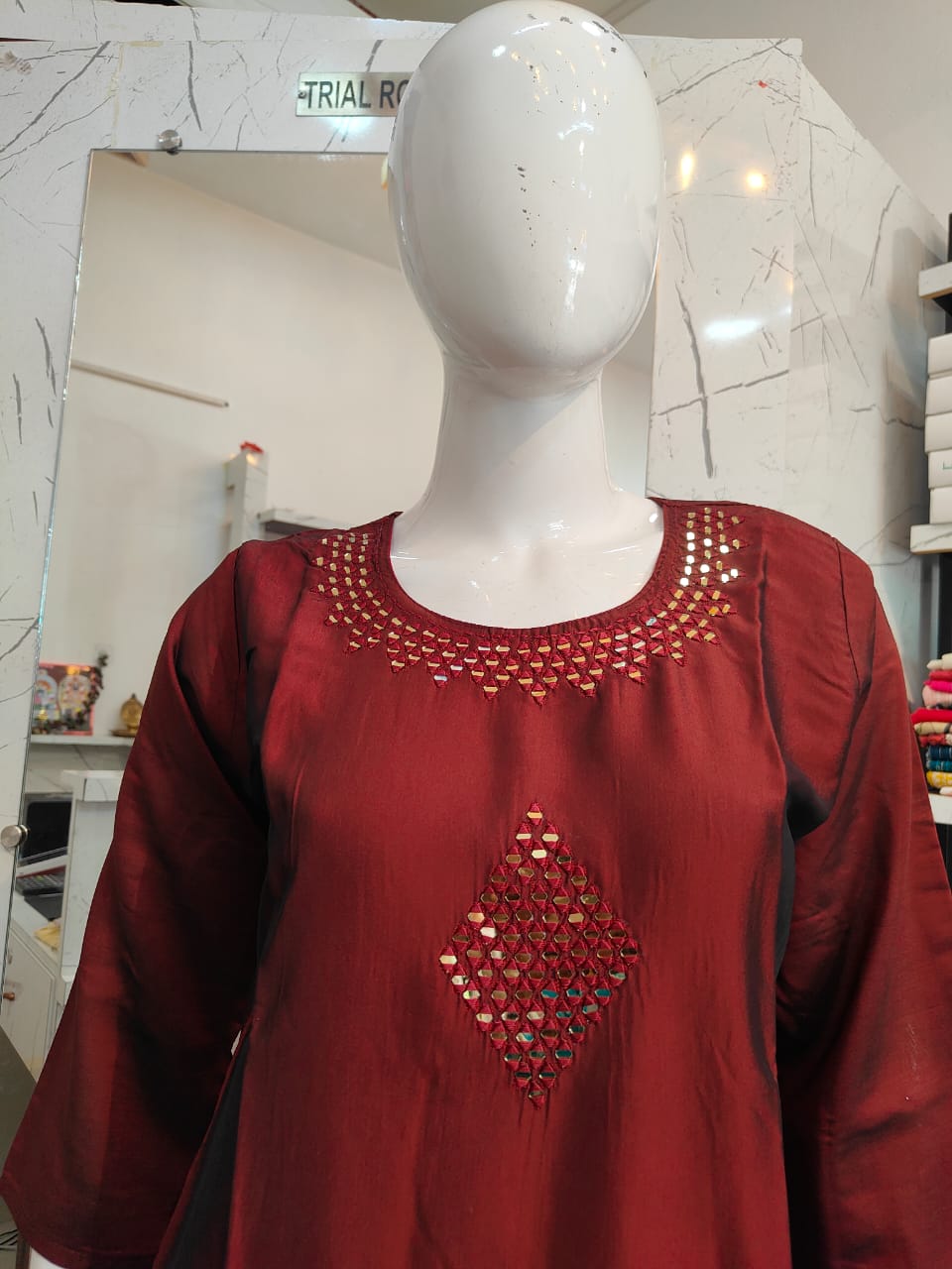 Roman Silk Fabric - Image 4